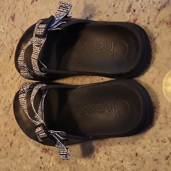 Chaco Chilos Slide - Geometric Black/White Print - 8 - Picture 2 of 7